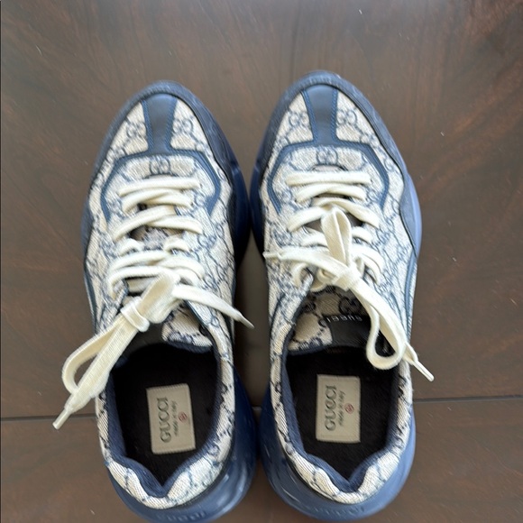 Gucci Black and Cream Sneakers Modern Design - Picture 8 of 10